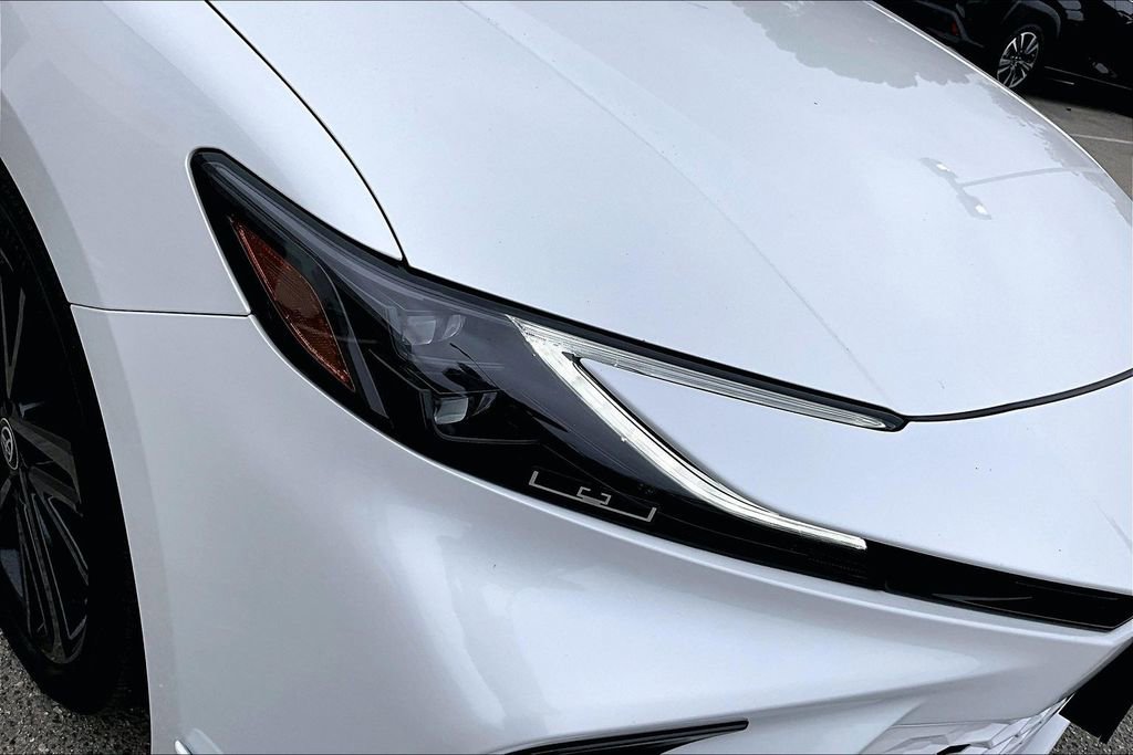 Used 2025 Toyota Camry XSE FWD image 32
