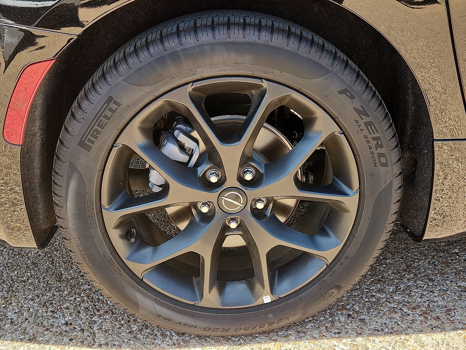Used 2025 Chrysler Pacifica Limited FWD image 8