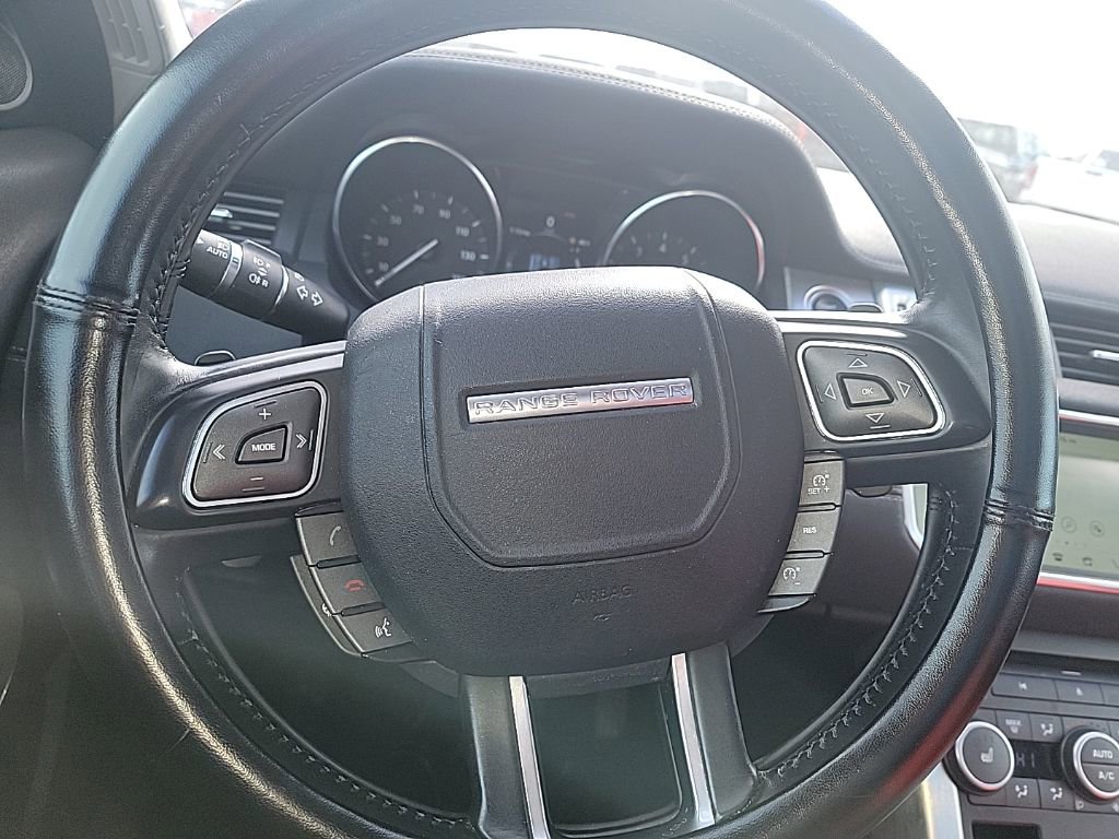 Used 2017 Land Rover Range Rover Evoque SE Premium image 28