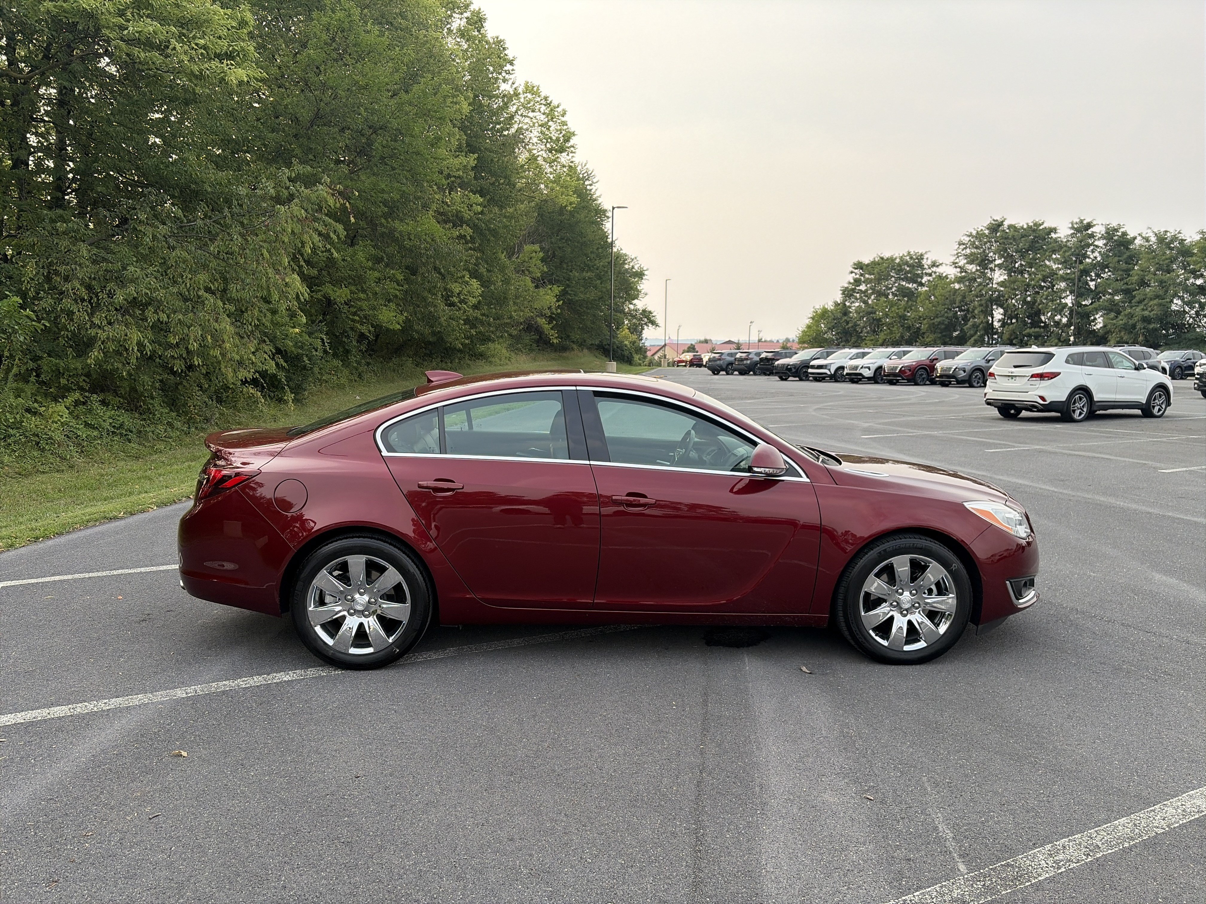 Used 2017 Buick Regal Sport Touring FWD image 4