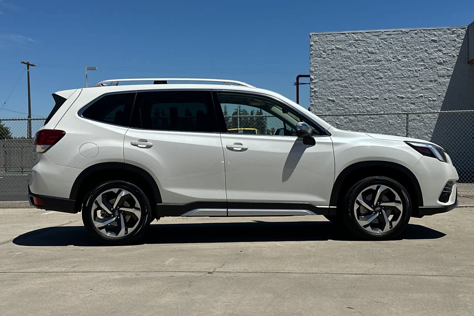 Used 2023 Subaru Forester Touring w/ Popular Package #2 AWD/4WD image 2
