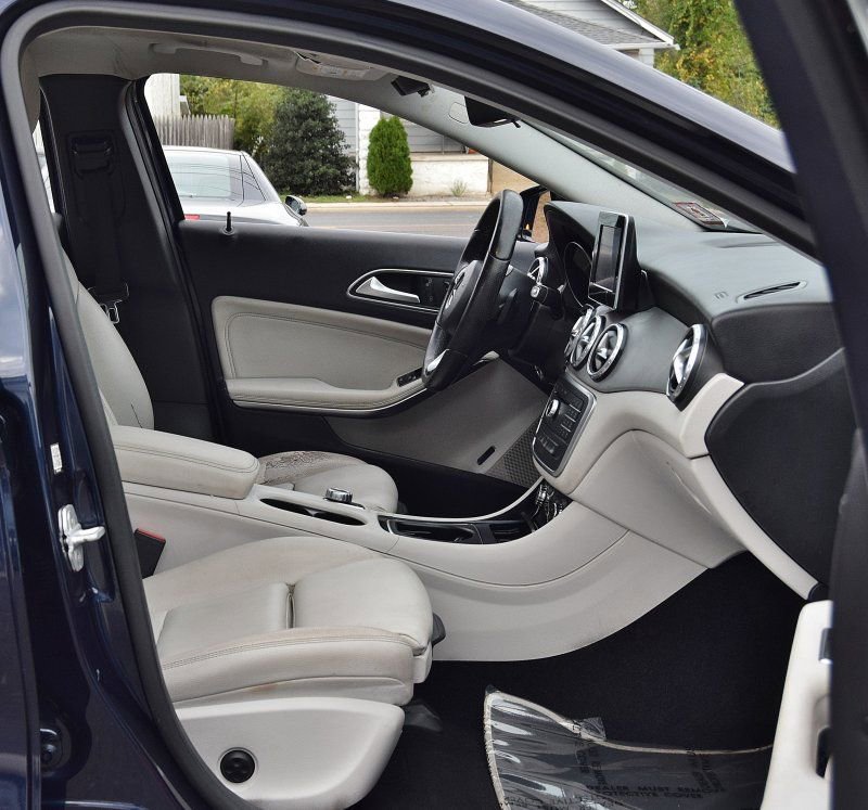 Used 2017 Mercedes-Benz GLA 250 4MATIC image 20