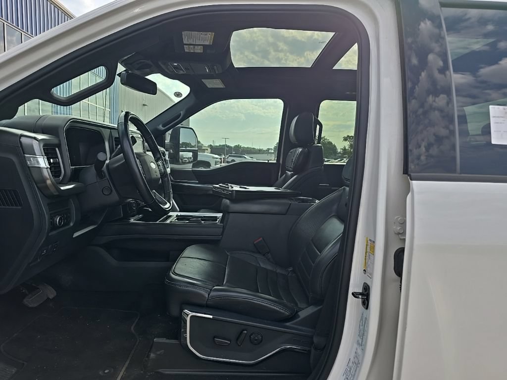 Used 2025 Ford F250 Platinum AWD/4WD image 11