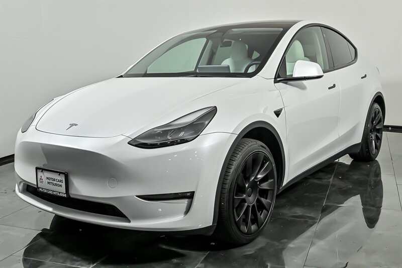 Used 2023 Tesla Model Y Long Range AWD/4WD image 5