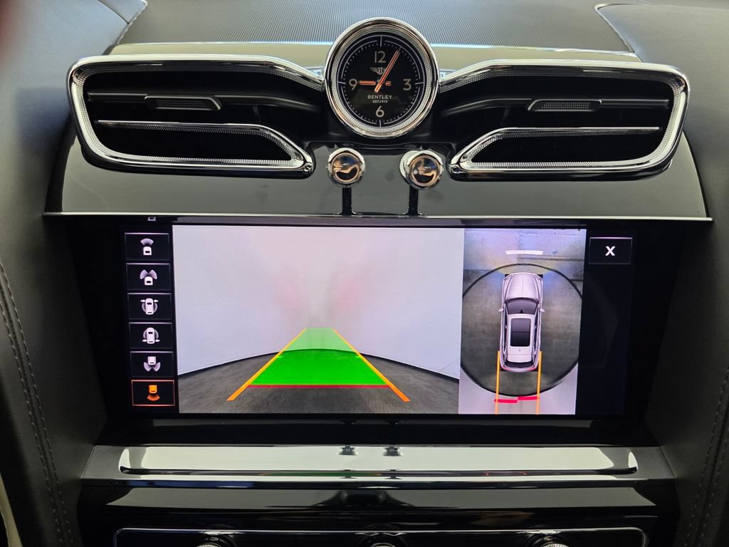 Used 2022 Bentley Bentayga AWD/4WD image 22