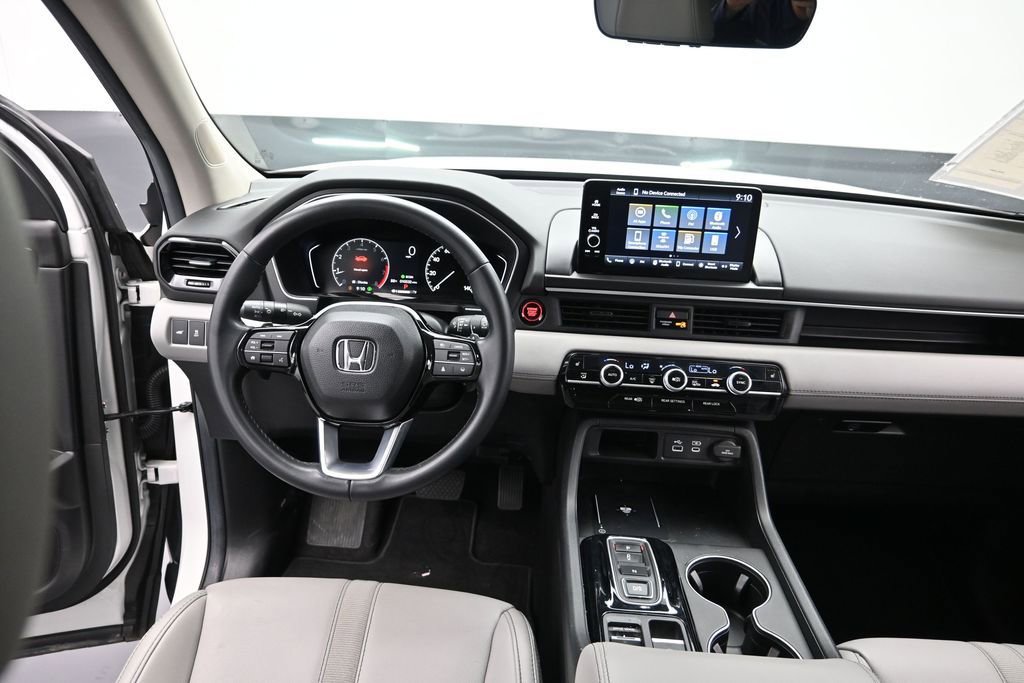 Used 2025 Honda Pilot EX-L image 19