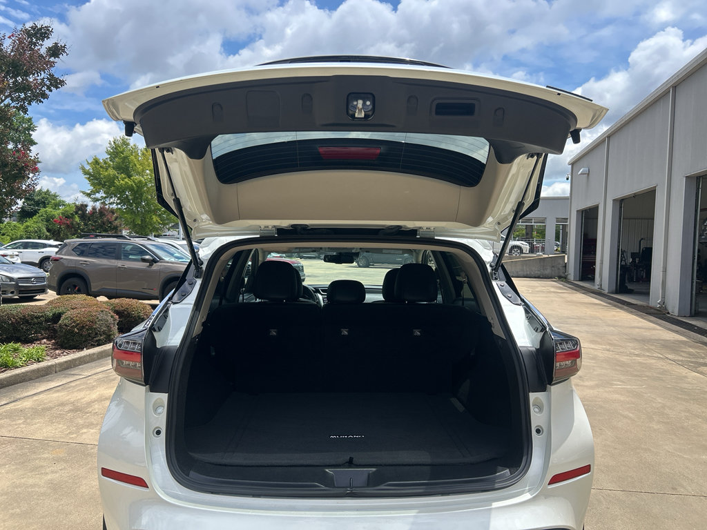 Certified 2024 Nissan Murano SV w/ SV Midnight Edition Package FWD image 10
