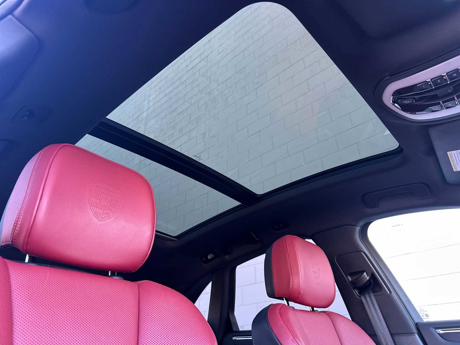 Certified 2025 Porsche Macan GTS image 18