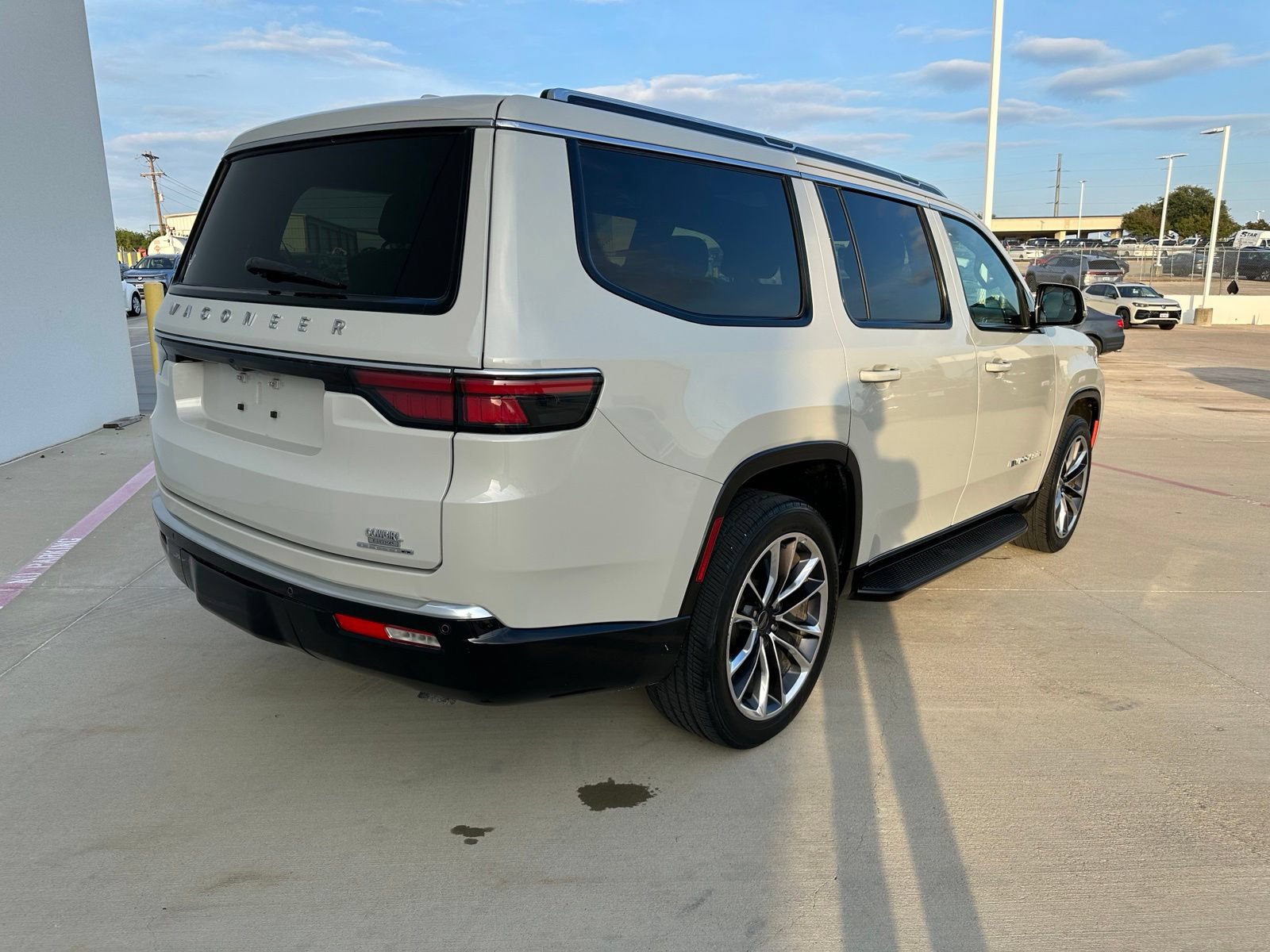 Used 2022 Jeep Wagoneer Series II w/ Premium Group I RWD image 7