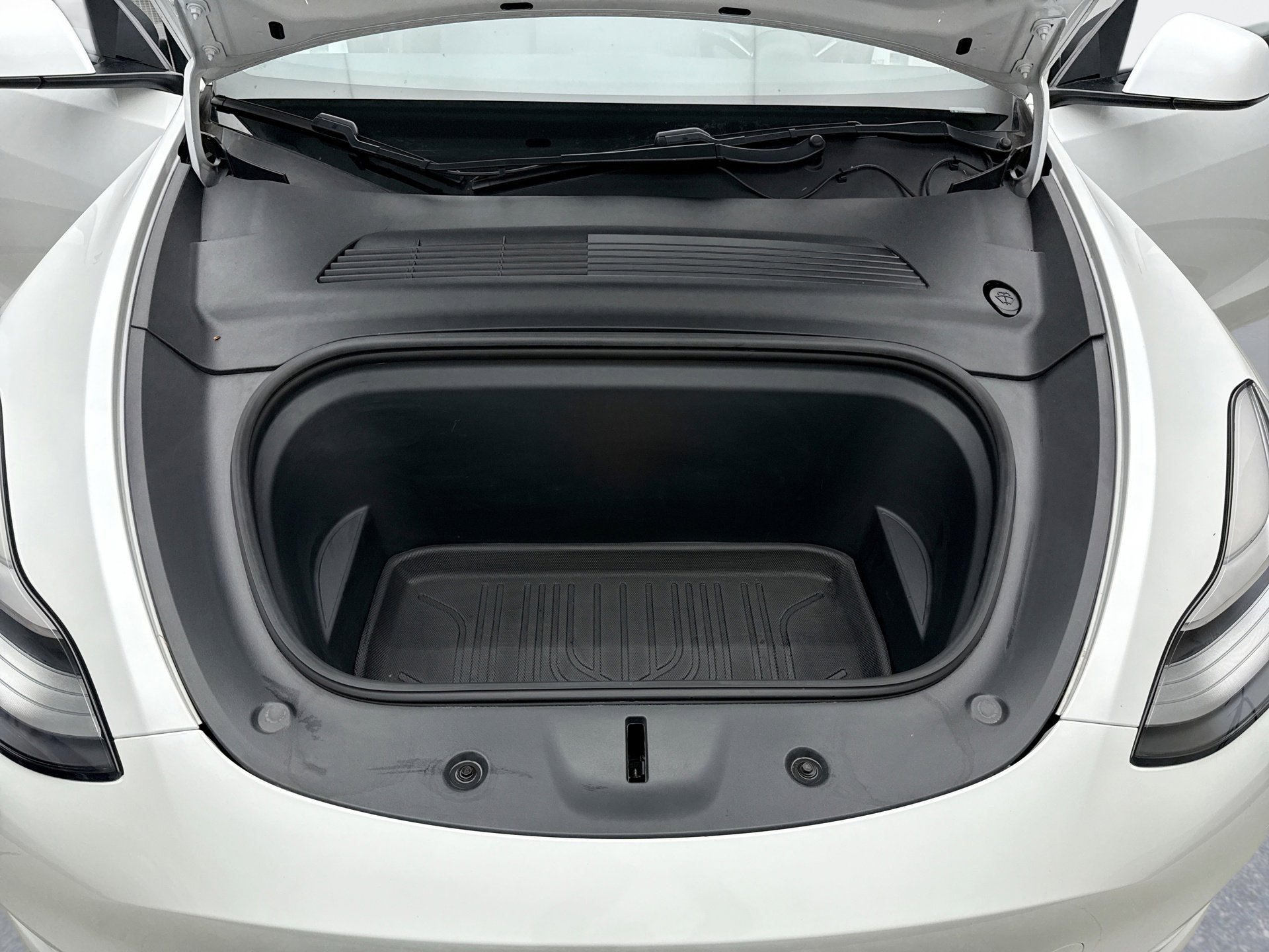 Used 2020 Tesla Model Y Long Range image 28