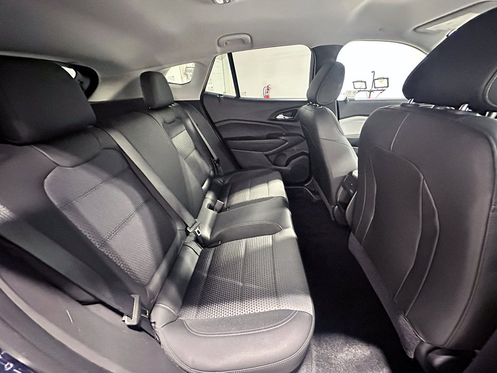 Used 2024 Chevrolet Trax LT w/ Driver Confidence Package FWD image 22