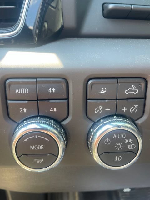 Used 2024 GMC Sierra 1500 Denali w/ Technology Package AWD/4WD image 9