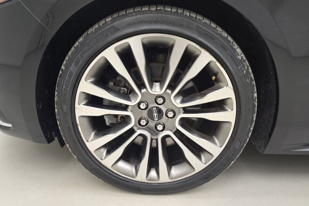 Used 2017 Lincoln Continental Select w/ Climate Package AWD/4WD image 11
