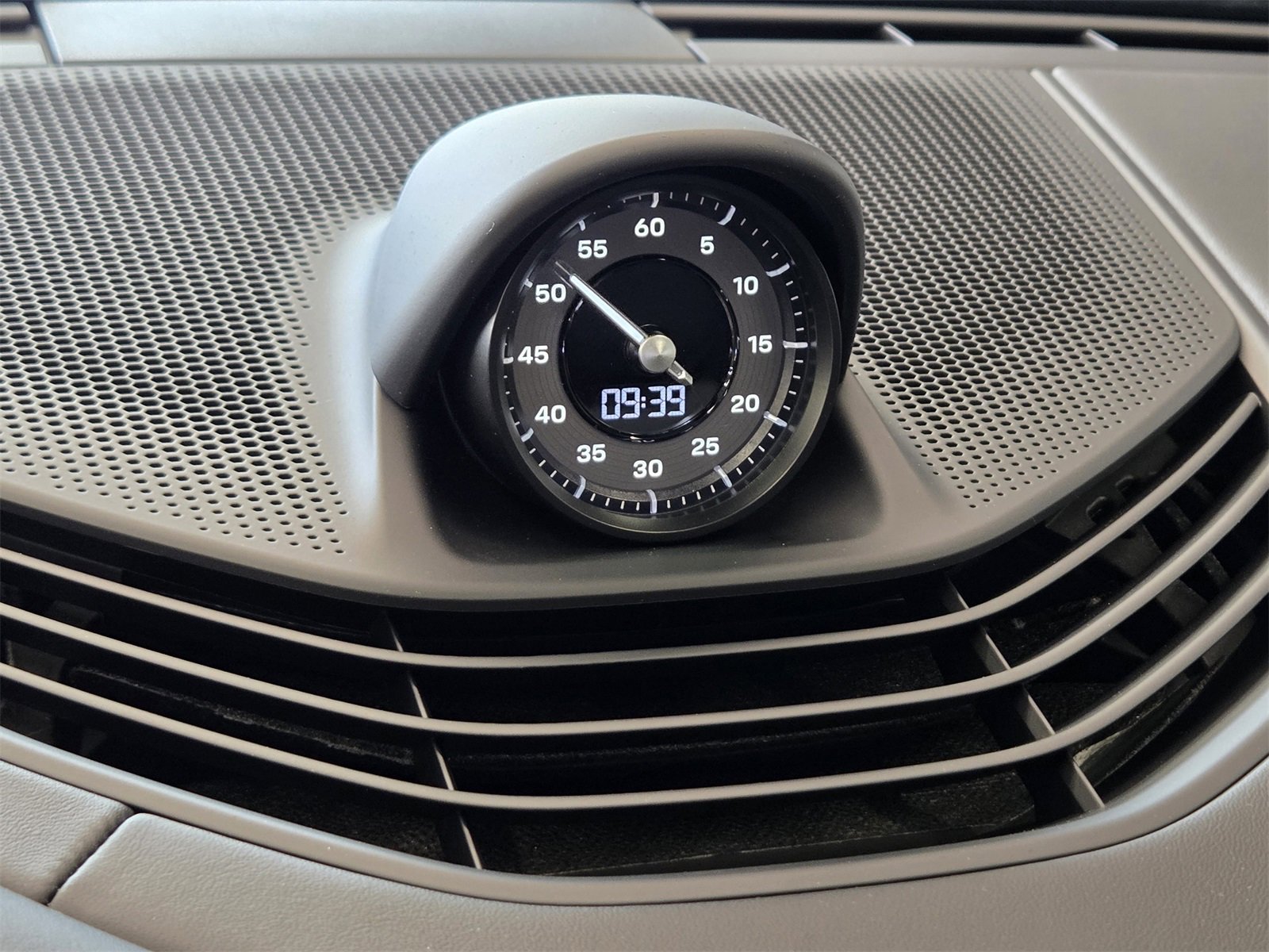 New 2026 Porsche Taycan 4S image 20