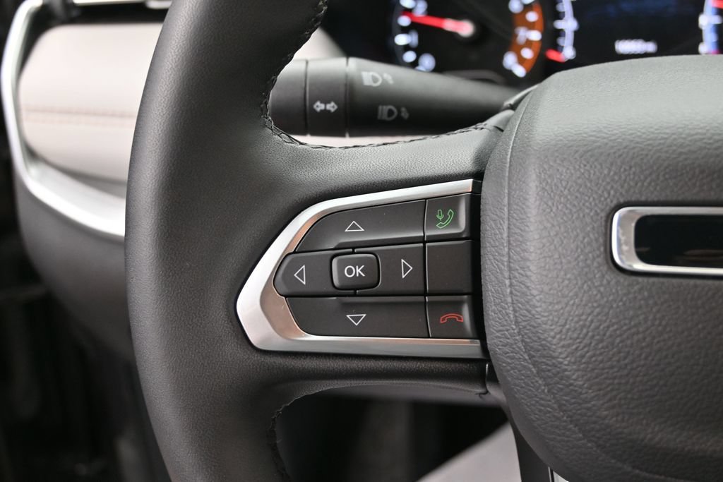 Used 2024 Jeep Compass Limited w/ Sun and Sound Group AWD/4WD image 32
