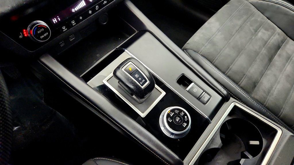Used 2023 Mitsubishi Outlander SE image 16