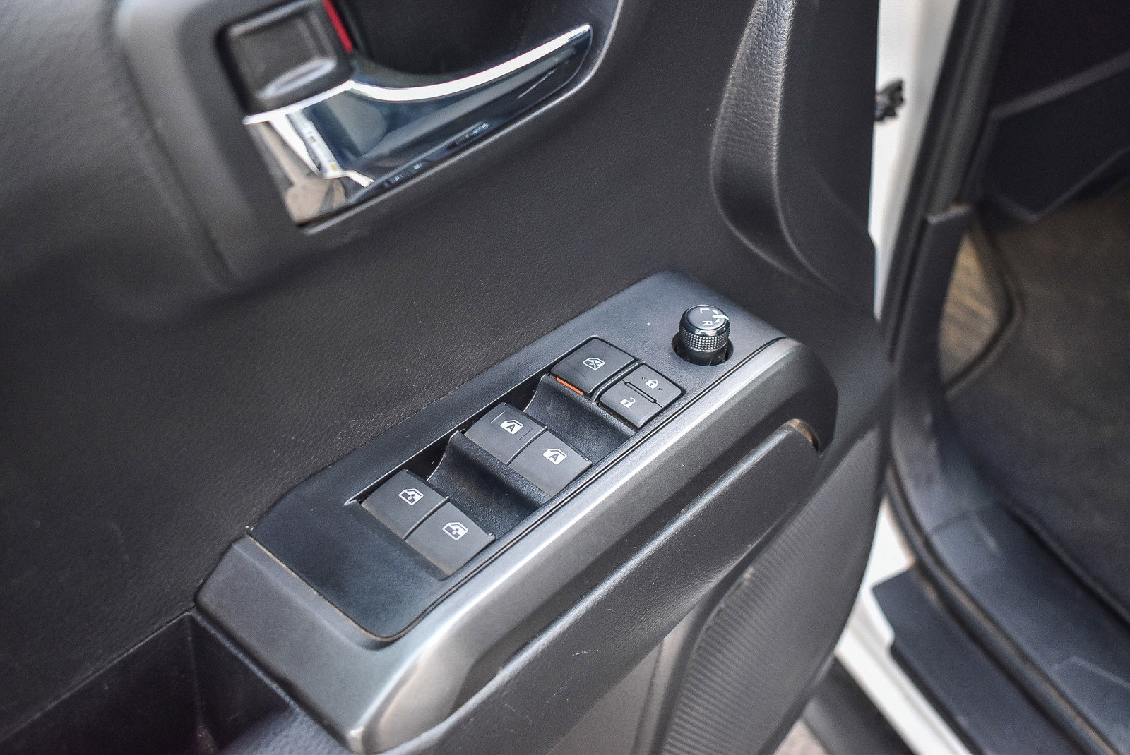 Used 2023 Toyota Tacoma TRD Off-Road image 21