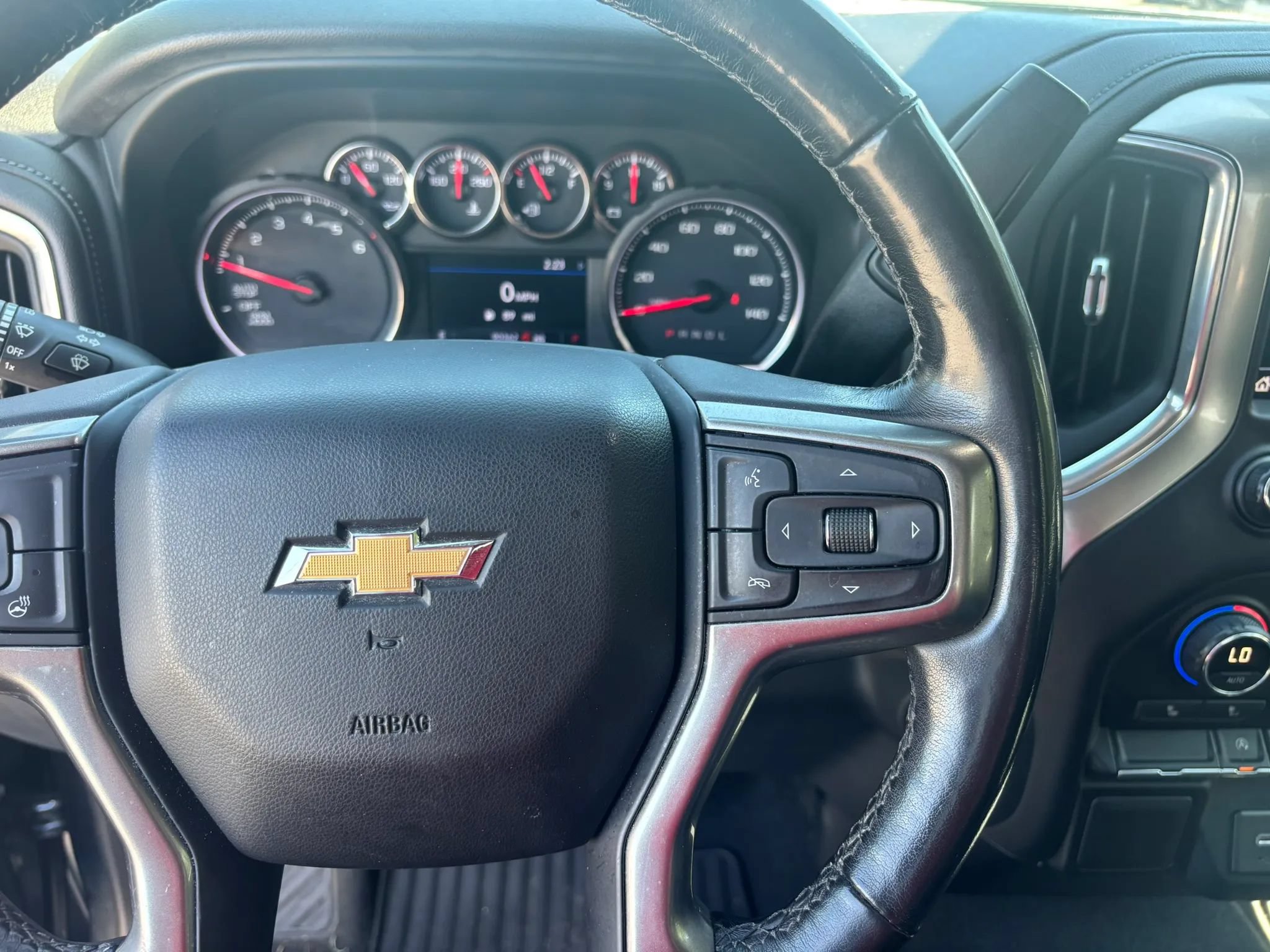 Used 2019 Chevrolet Silverado 1500 LT w/ All-Star Edition AWD/4WD image 14
