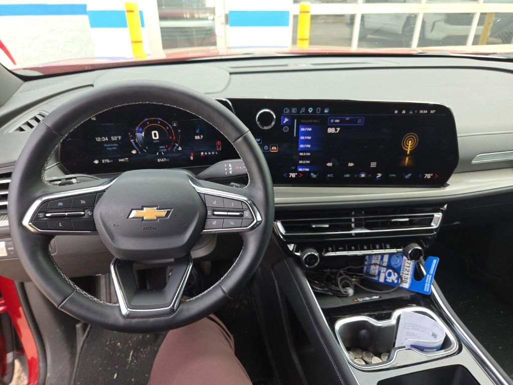 Used 2025 Chevrolet Traverse LT w/ Driver Confidence Package AWD/4WD image 17