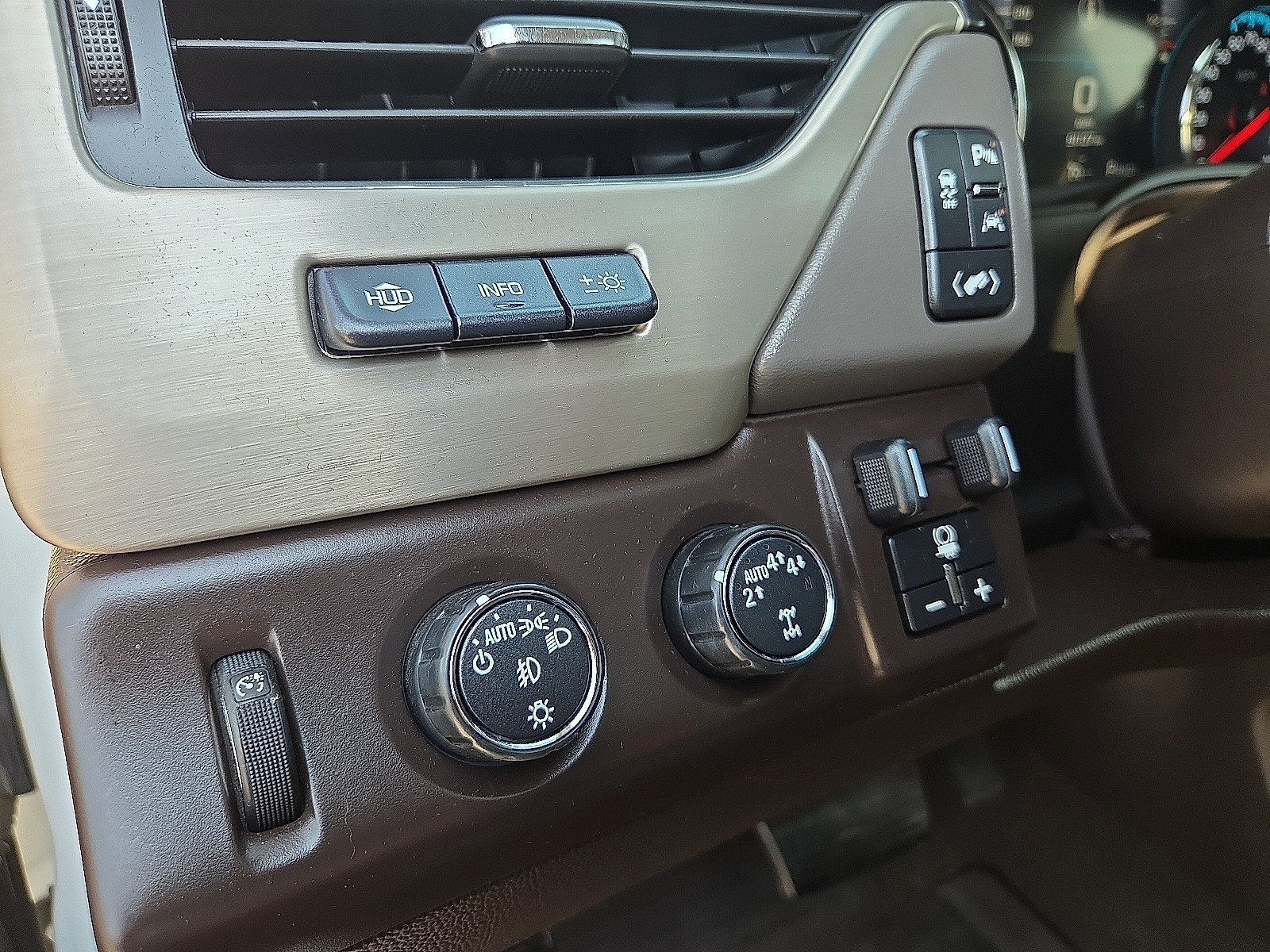 Certified 2017 GMC Yukon Denali AWD/4WD image 11