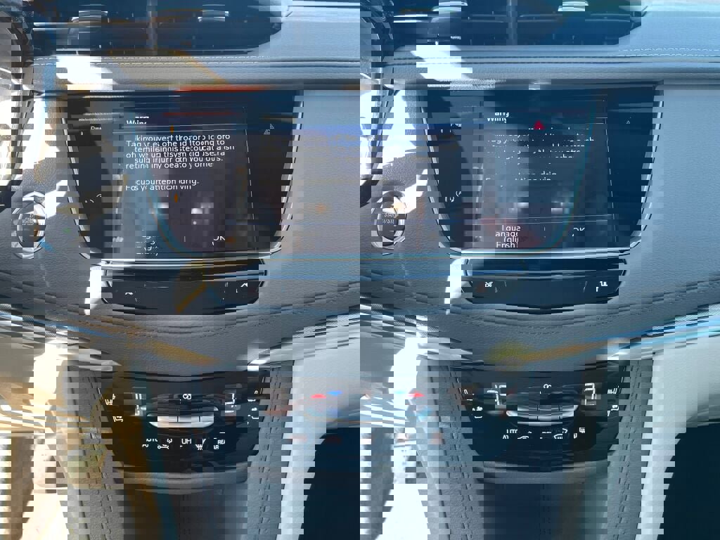 New 2025 Cadillac XT5 Premium Luxury w/ LPO, Floor Liner Package image 8