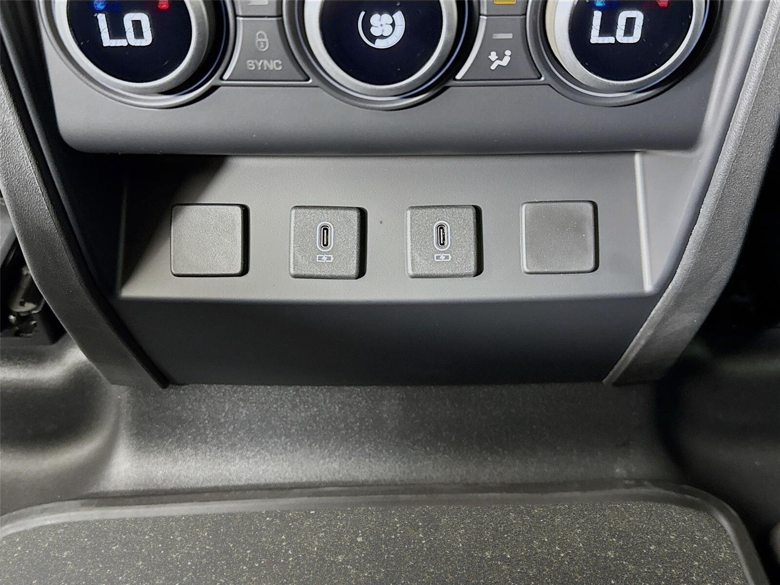 New 2026 Land Rover Defender 110 X-Dynamic SE AWD/4WD image 28