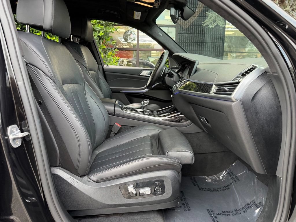 Used 2020 BMW X7 M50i AWD/4WD image 36