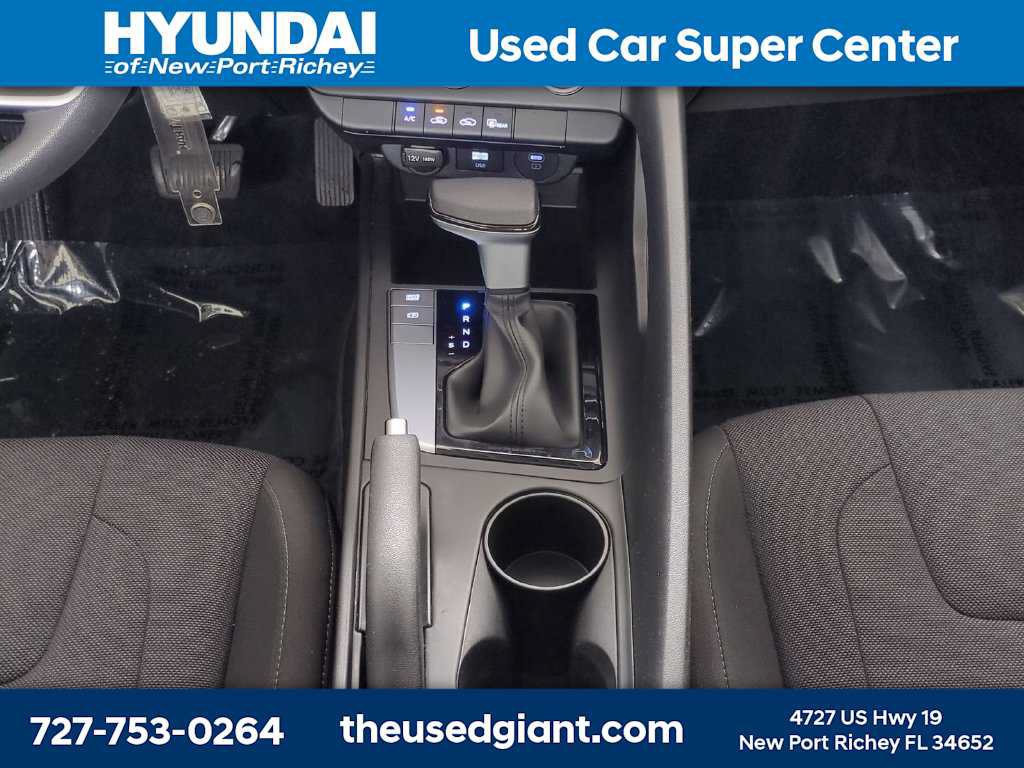 Used 2025 Hyundai Elantra SE w/ Cargo Package FWD image 19