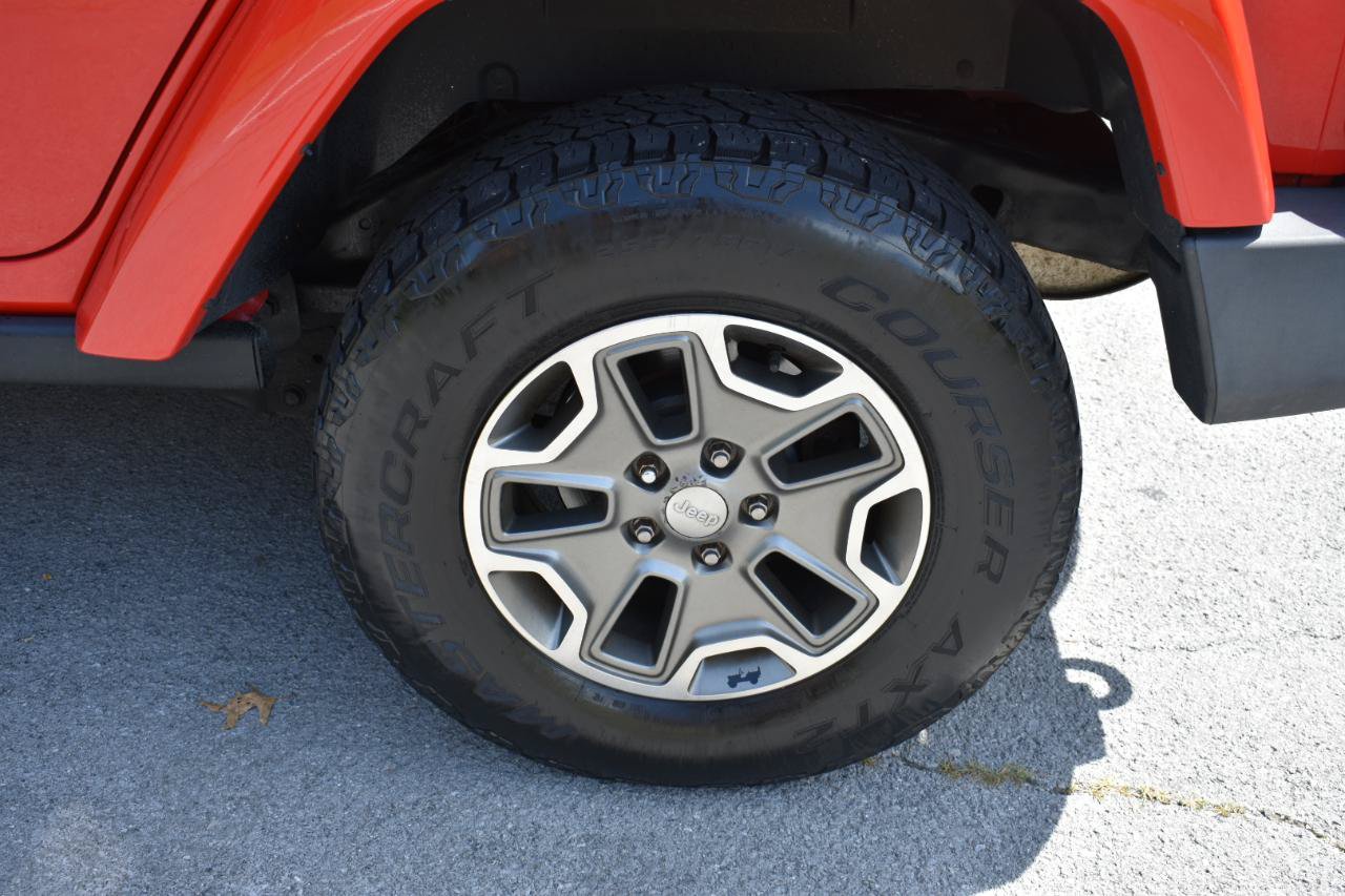Used 2014 Jeep Wrangler Unlimited Rubicon w/ Connectivity Group AWD/4WD image 31