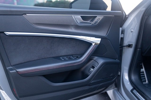 Used 2022 Audi RS 6 image 41