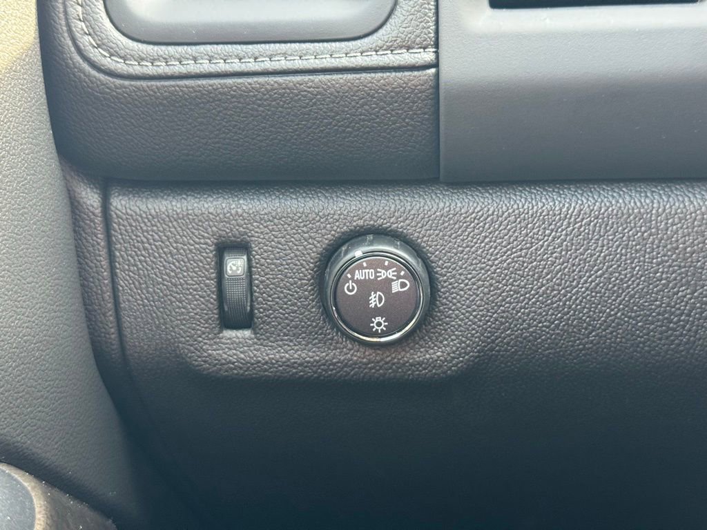 Used 2016 GMC Canyon SLE image 15