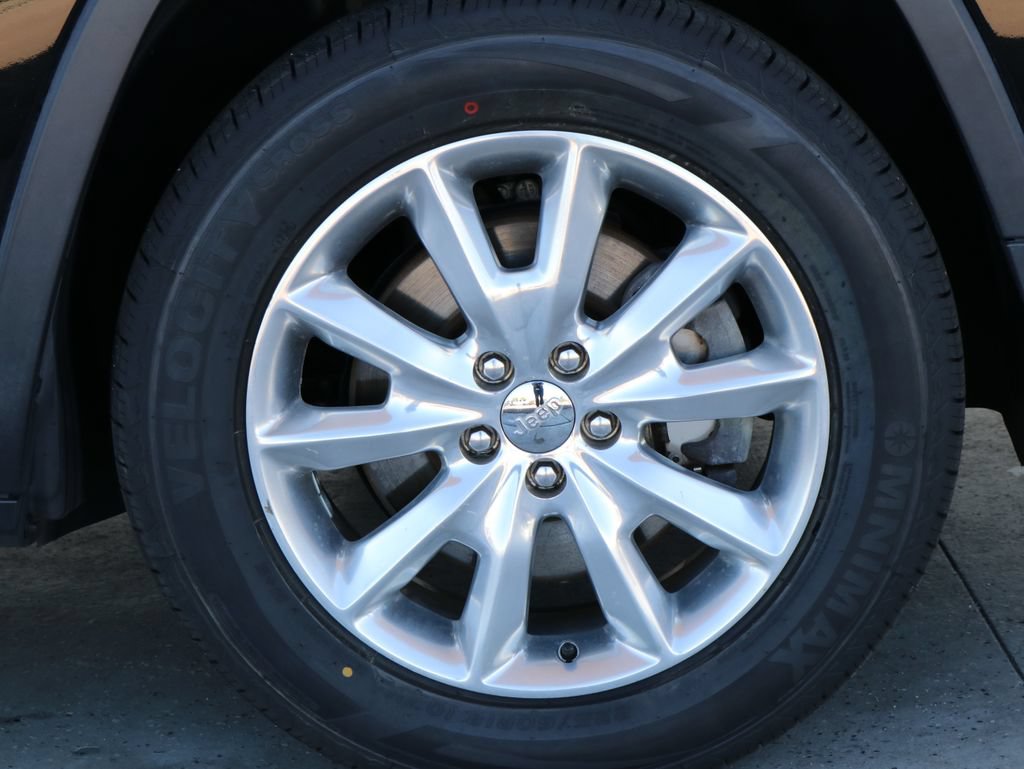 Used 2017 Jeep Cherokee Limited AWD/4WD image 44
