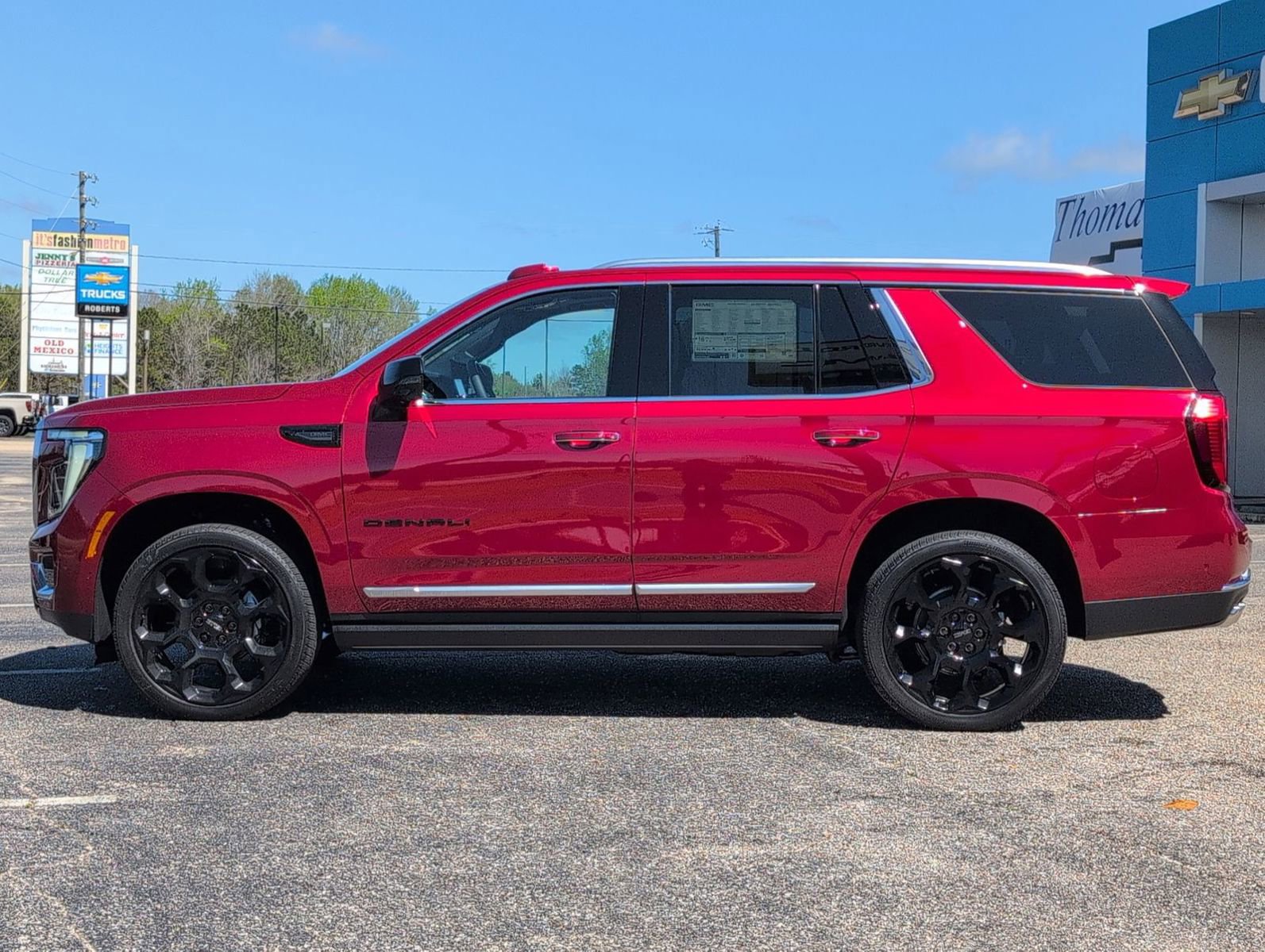 New 2026 GMC Yukon Denali w/ Denali Reserve Package image 2