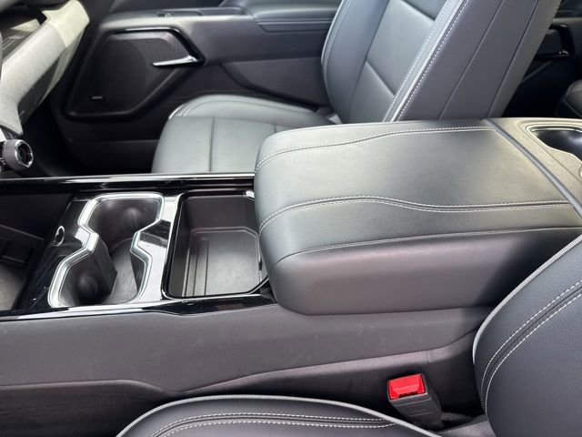 Used 2025 Chevrolet Silverado EV LT image 21