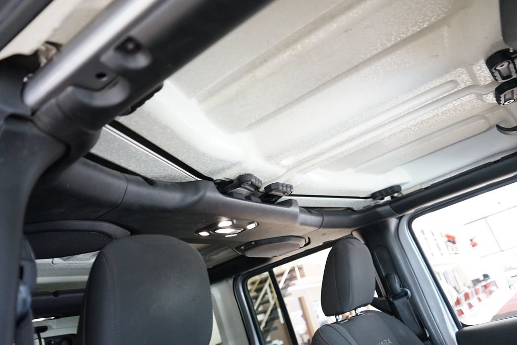 Used 2021 Jeep Wrangler Unlimited Sahara AWD/4WD image 40