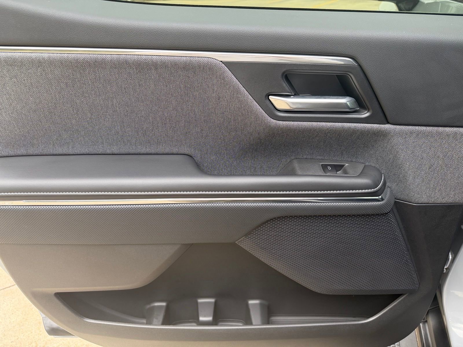 Used 2026 GMC Sierra EV Elevation image 27