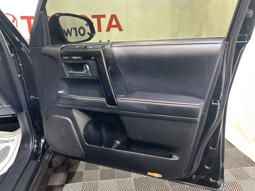 Used 2020 Toyota 4Runner Venture w/ Moonroof Package image 9