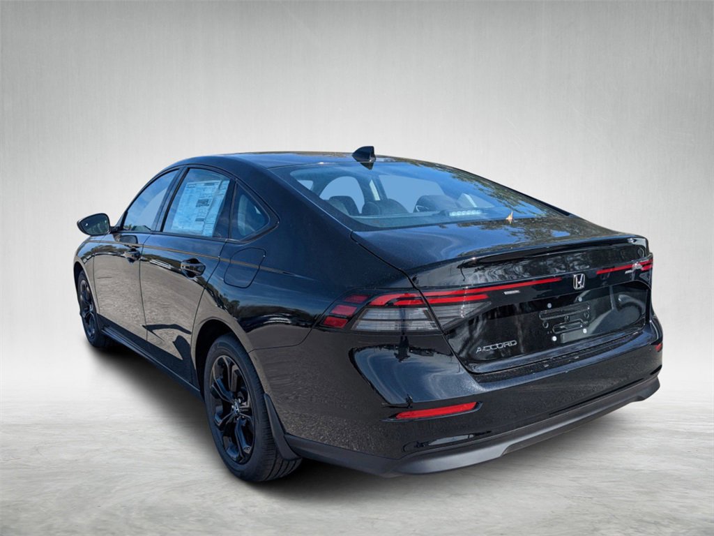 New 2025 Honda Accord SE image 5