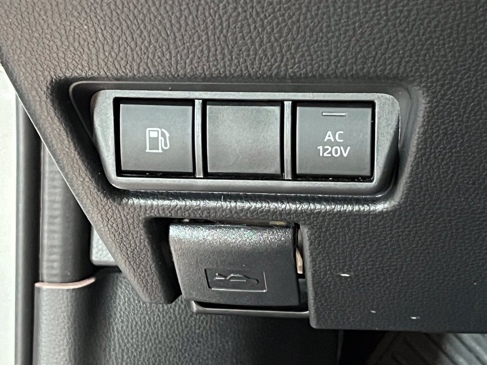 Used 2024 Toyota Prius Prime FWD image 35