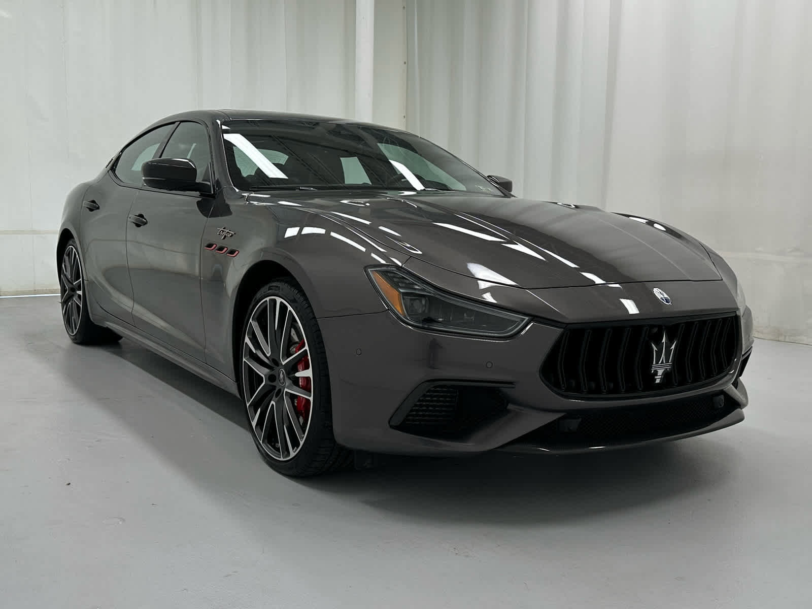 Used 2022 Maserati Ghibli Trofeo image 1