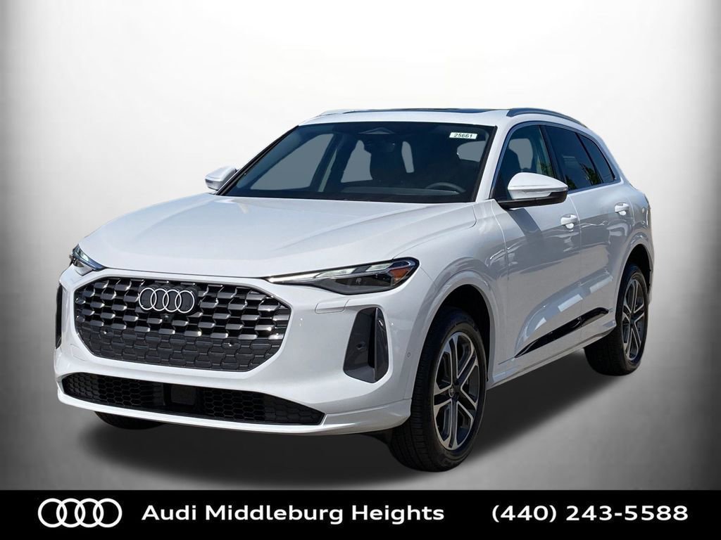 Used 2025 Audi Q5 Premium w/ Convenience Package image 2