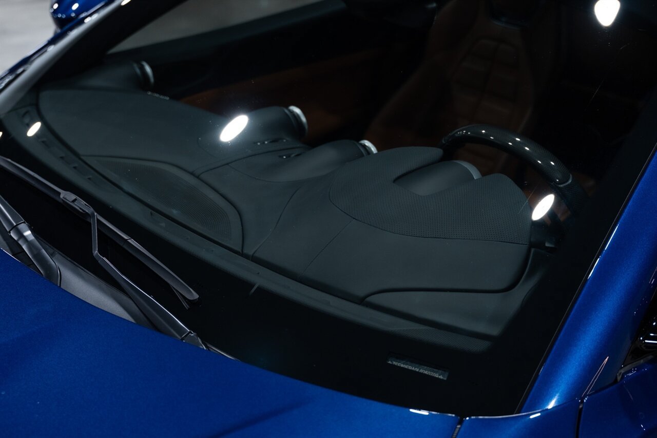 Used 2020 Ferrari Portofino RWD image 17