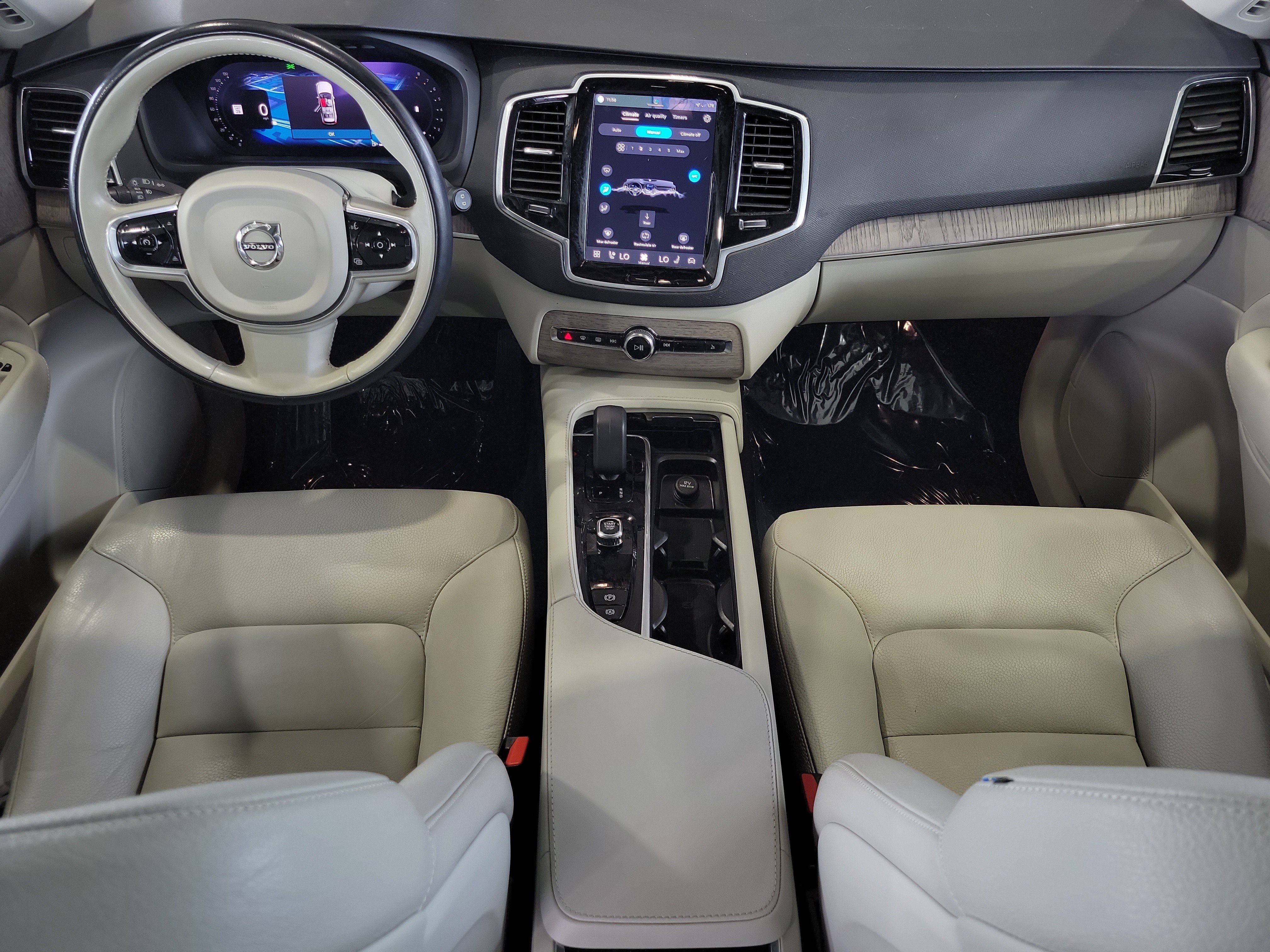 Used 2023 Volvo XC90 B5 Plus w/ Protection Package Premier AWD/4WD image 14