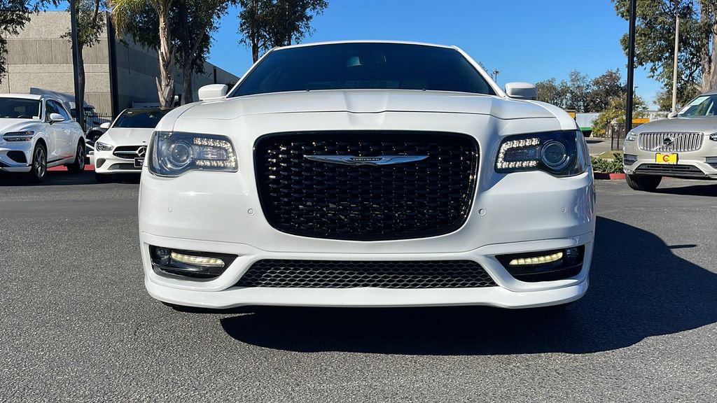 Used 2018 Chrysler 300 S w/ 300S Premium Group 2 image 4