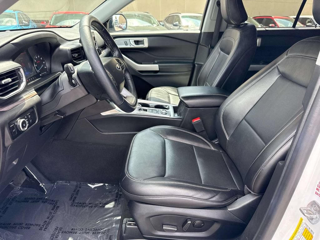 Used 2023 Ford Explorer Limited AWD/4WD image 24