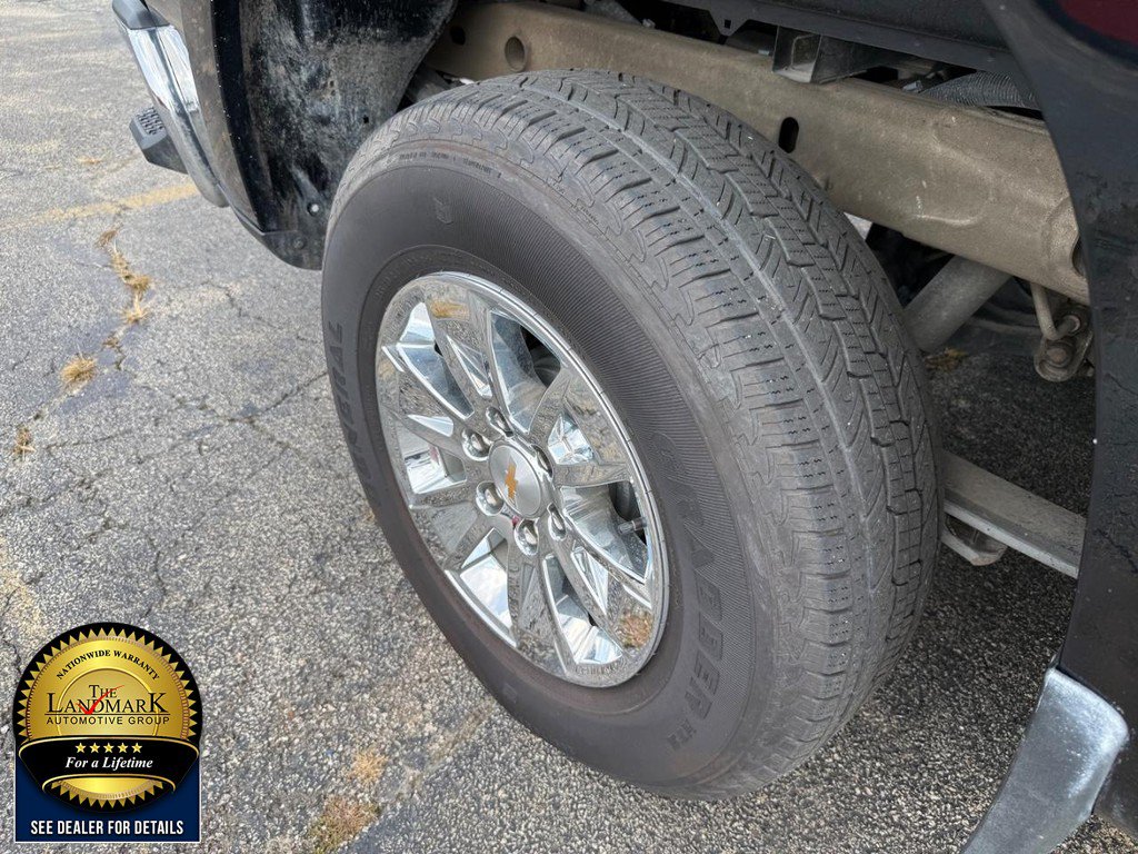 Used 2025 Chevrolet Silverado 1500 LT AWD/4WD image 21