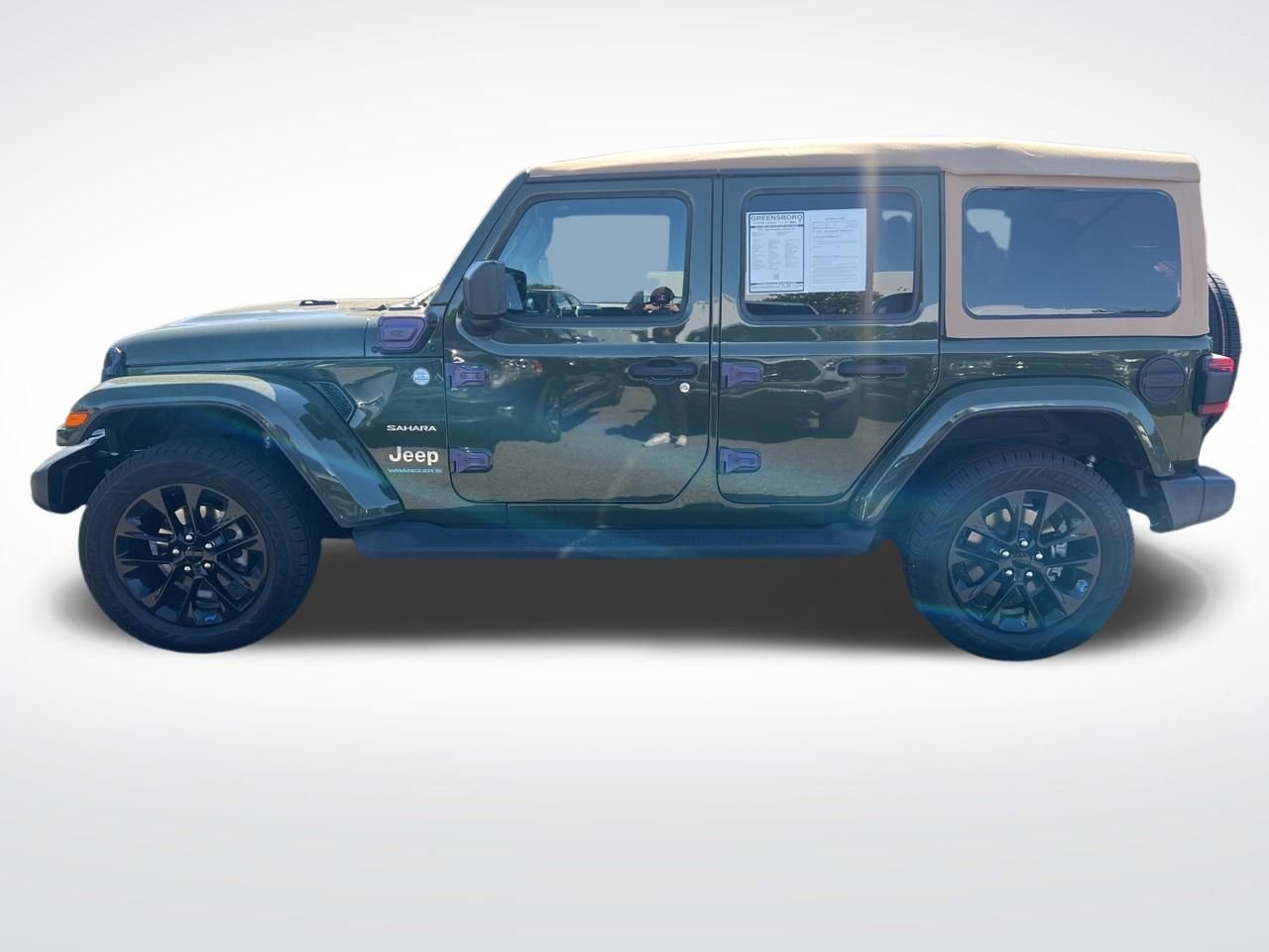 Used 2023 Jeep Wrangler Unlimited Sahara w/ Cold Weather Group AWD/4WD image 32