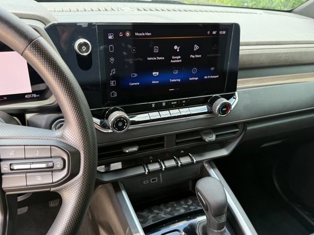 Used 2024 Chevrolet Colorado Trail Boss w/ Technology Package AWD/4WD image 19