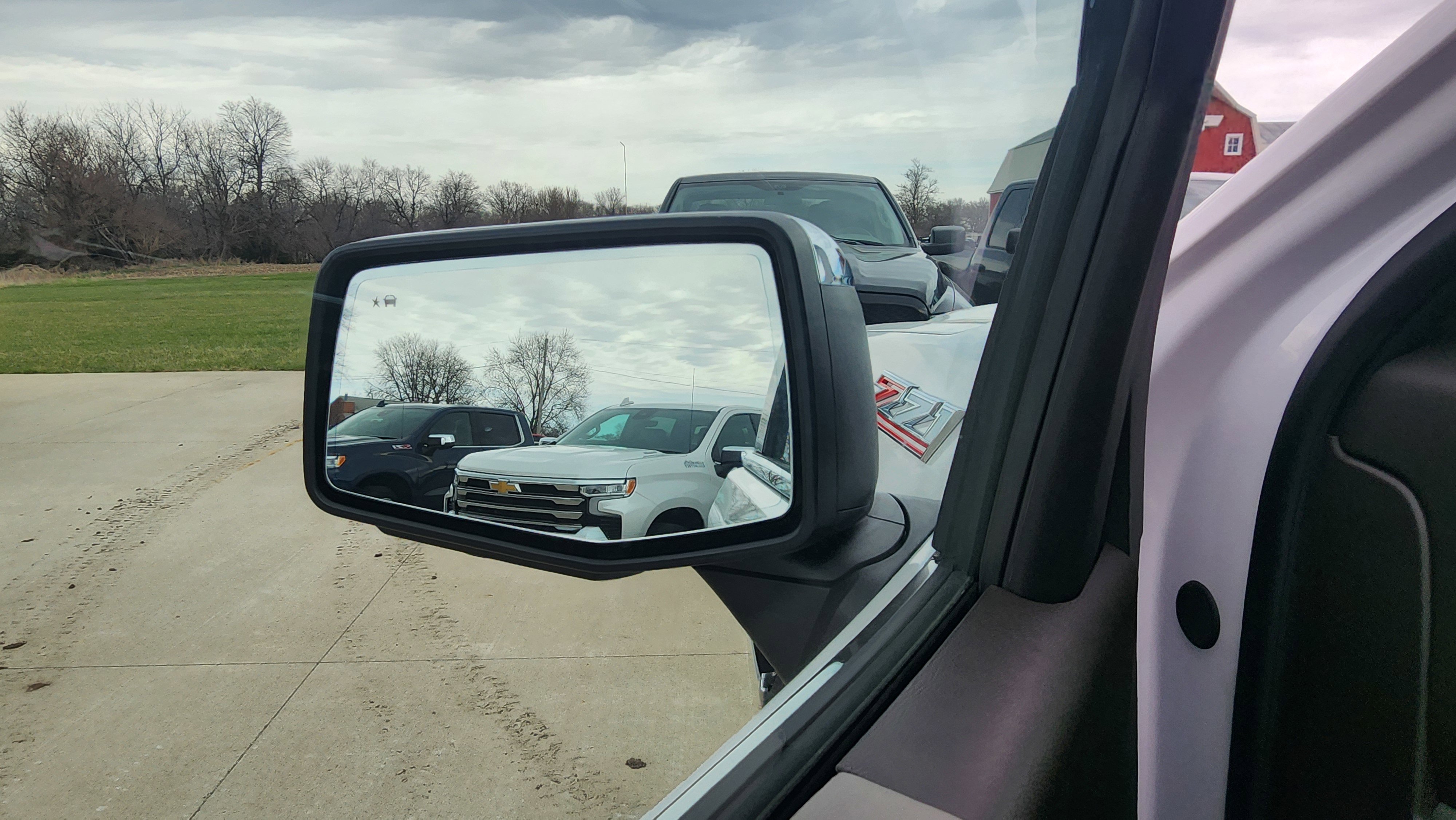 Used 2025 Chevrolet Silverado 1500 LTZ w/ Z71 Off-Road Package image 11