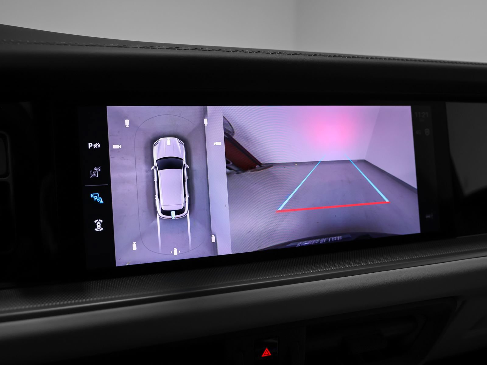 Certified 2026 Porsche Cayenne AWD/4WD image 35